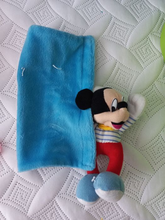 Vários peluches usados