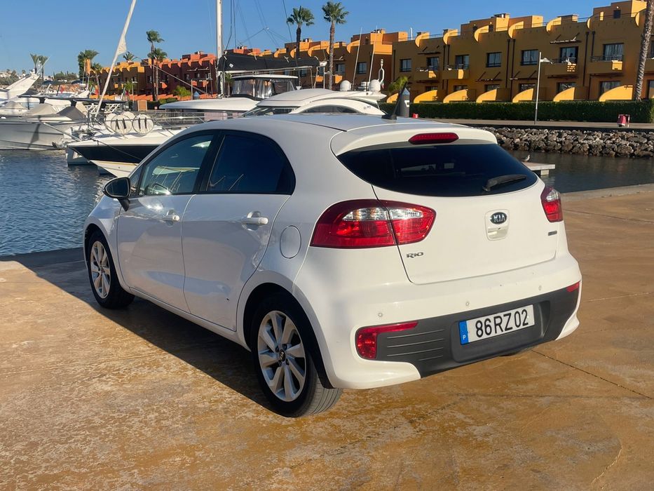 Kia rio comercial 2016  1.1 crdi