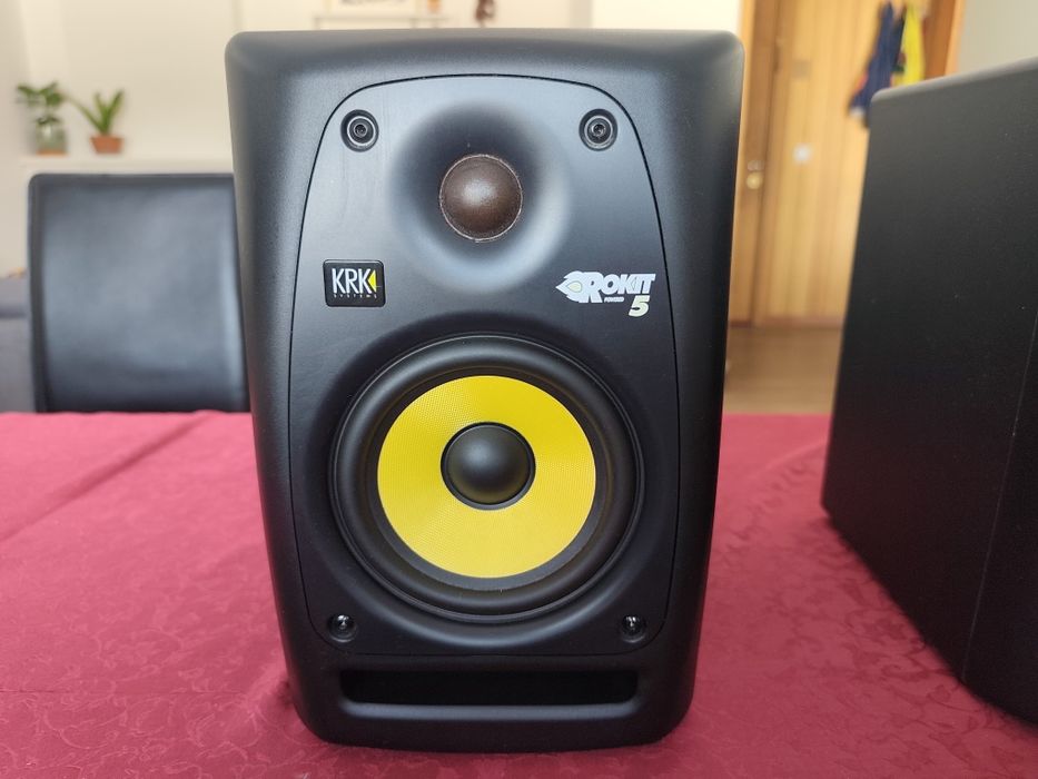 Par de Monitores KRK Rockit 5 (RPG2)