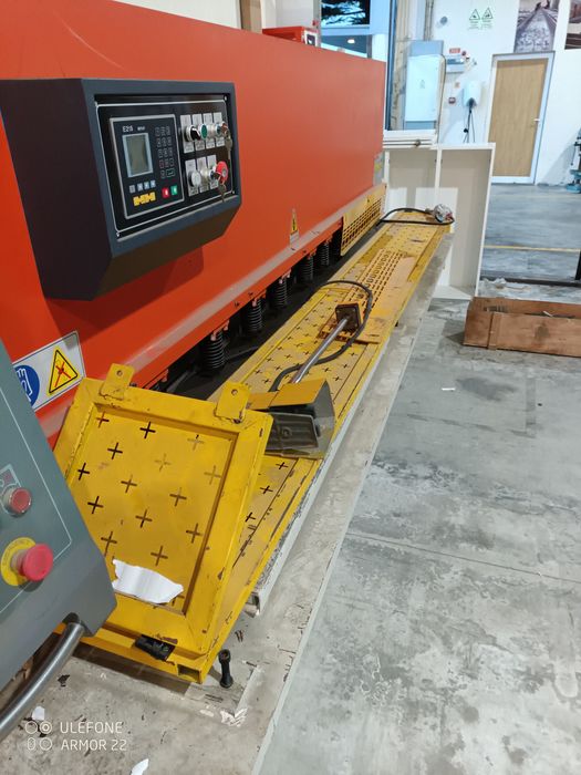 Quinadora e guilhotina novas !!!