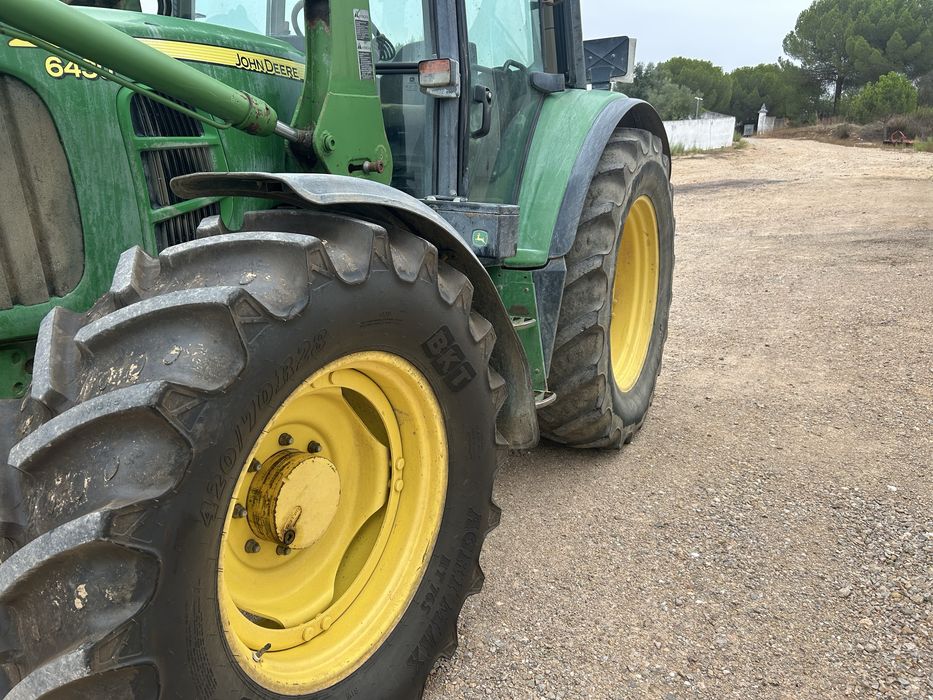 John Deere 6410