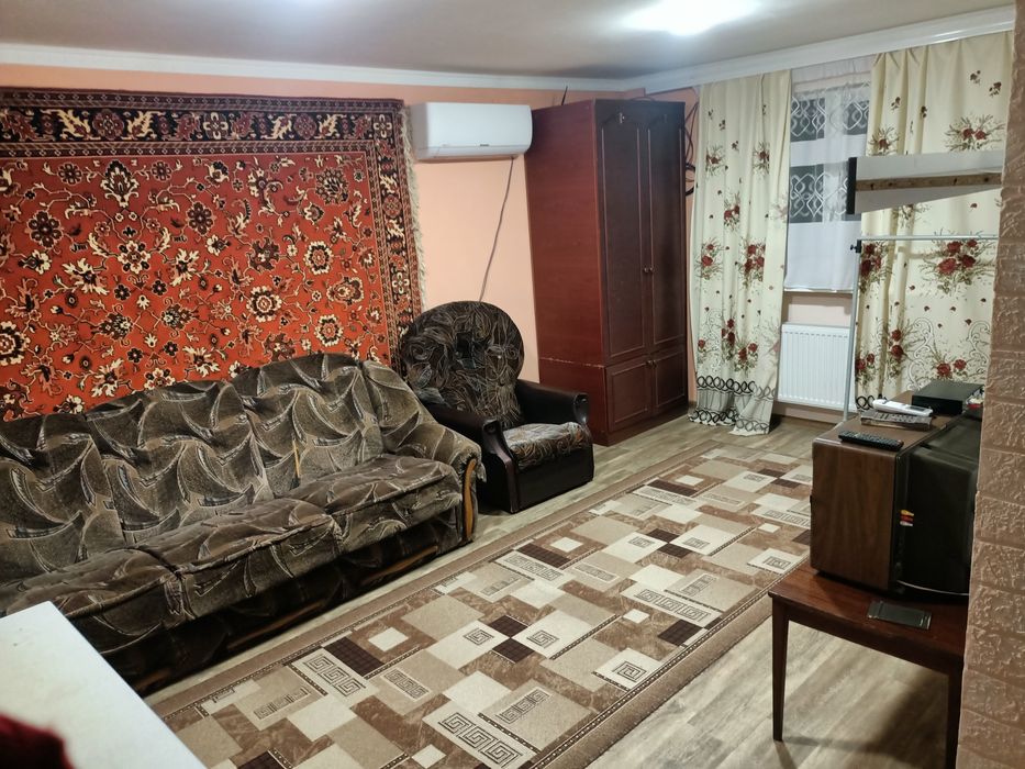 Продам часть дома.+дом 35 КВ.м.в одном дворе.