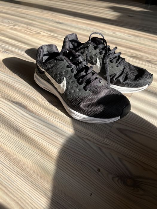 Кроссовки Nike