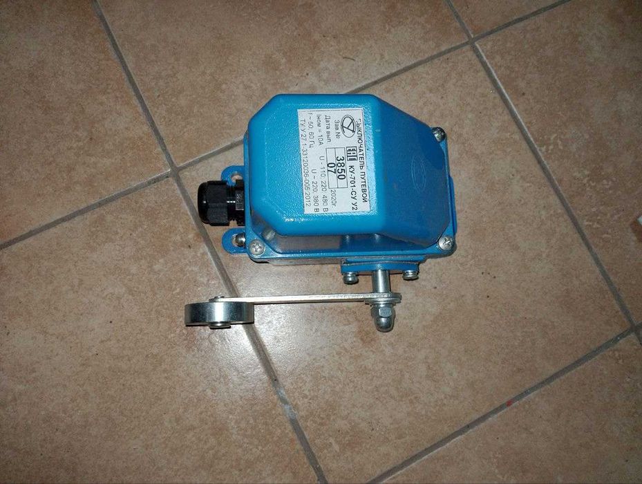 Вимикачі КУ-701-СУ У2 призначені для комутації ланцюгів управління