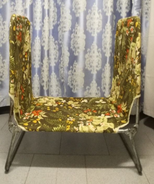 Cama articulada para campismo ou jardim