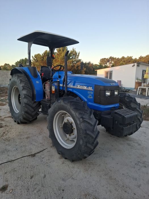 Trator de 90 cavalos