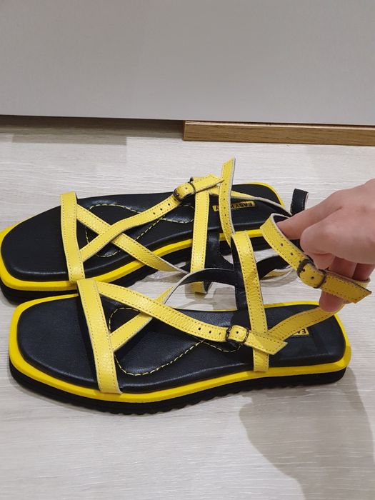 Легесенькі босоніжки на літо