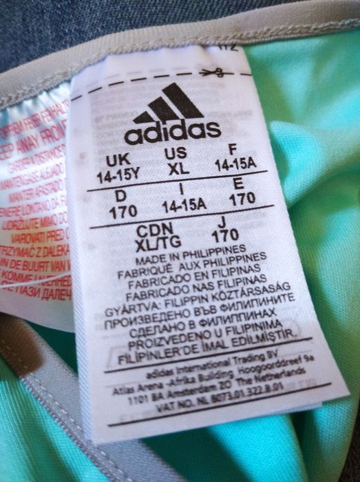 Camisola da Adidas nova tamanho 14/15 anos o