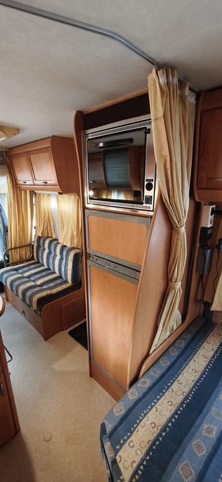 Autocaravana hymer 2.8  5 lugares de livrete