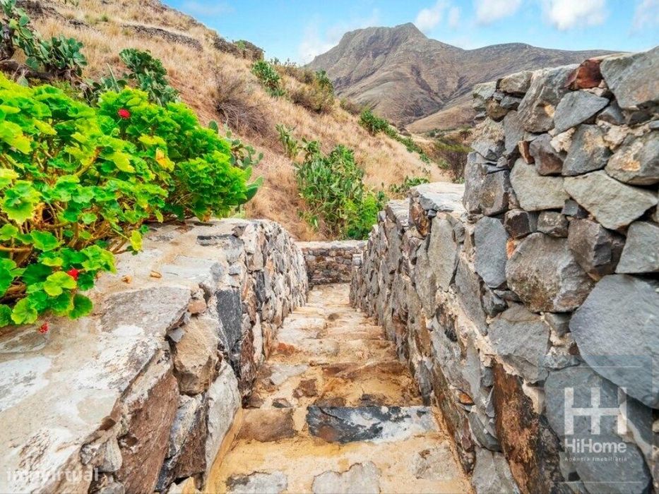 Um Refúgio Exclusivo no Coração da Natureza - Porto Santo
