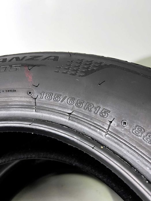 Pneus Bridgestone Turanza T005 - 185/65/15 - Excelentes