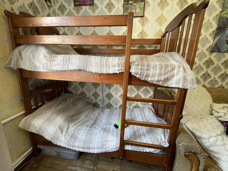 Ліжко двохярусне