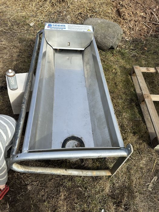 Poidla dla bydła wannowe korytka na pasze  milkbar