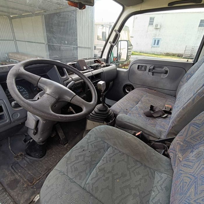 Nissan cabstar cabine dupla 7 lugares