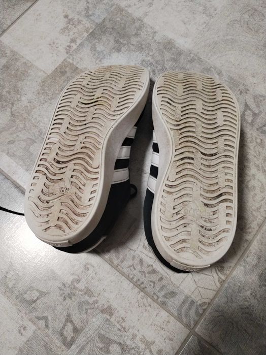 кросівки adidas оригінал