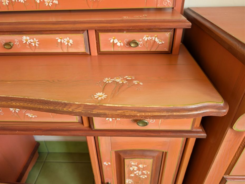 Toaletka ręcznie malowana