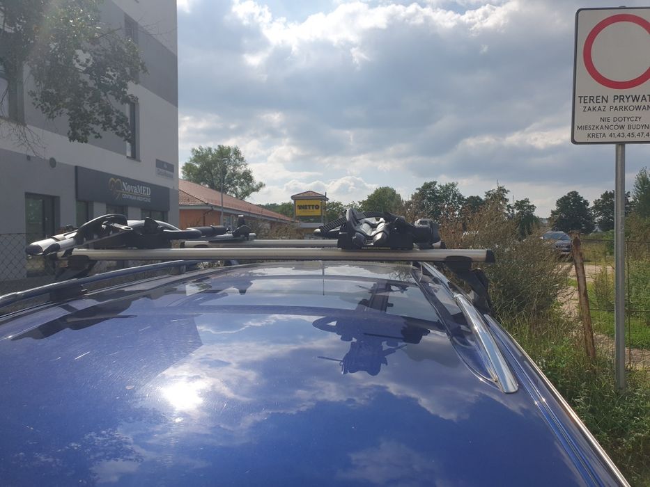 Jeden bagażnk  rowerowy  na dach thule sweden