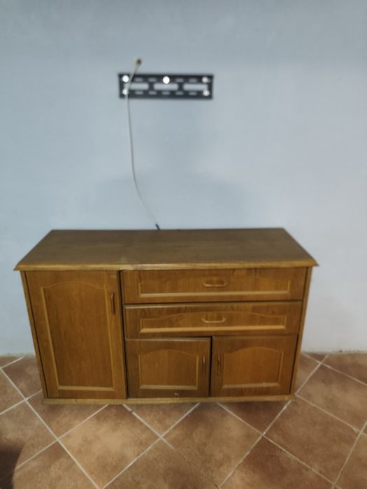 Oddam meble / krzesła / szafy l łóżka