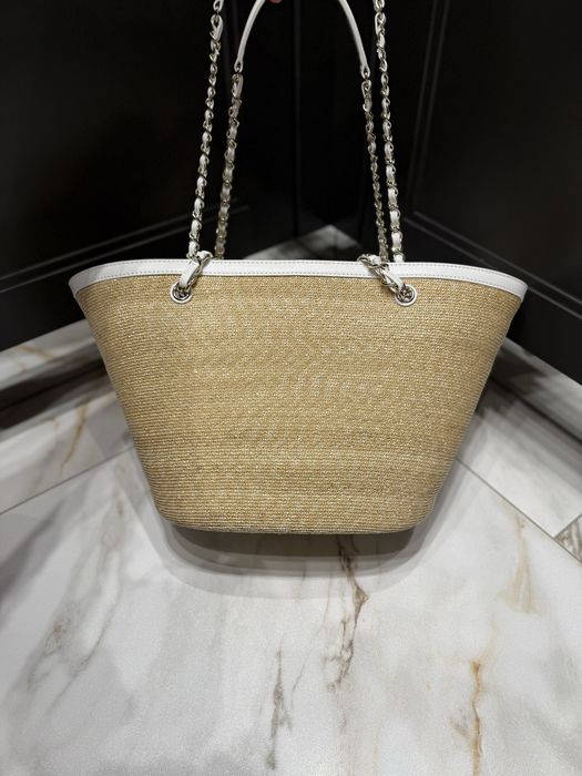 Koszyk Chanel White Leather