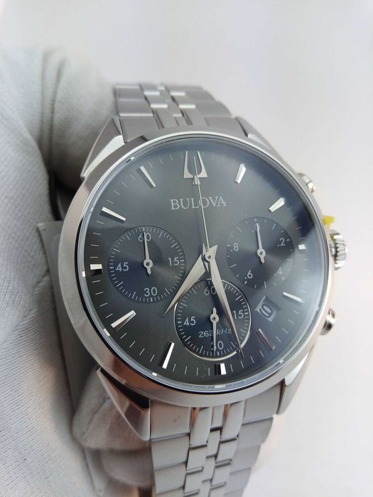 Часы Bulova 96B372 - одни из самых точных в мире с UHF 262 кГц, сапфир