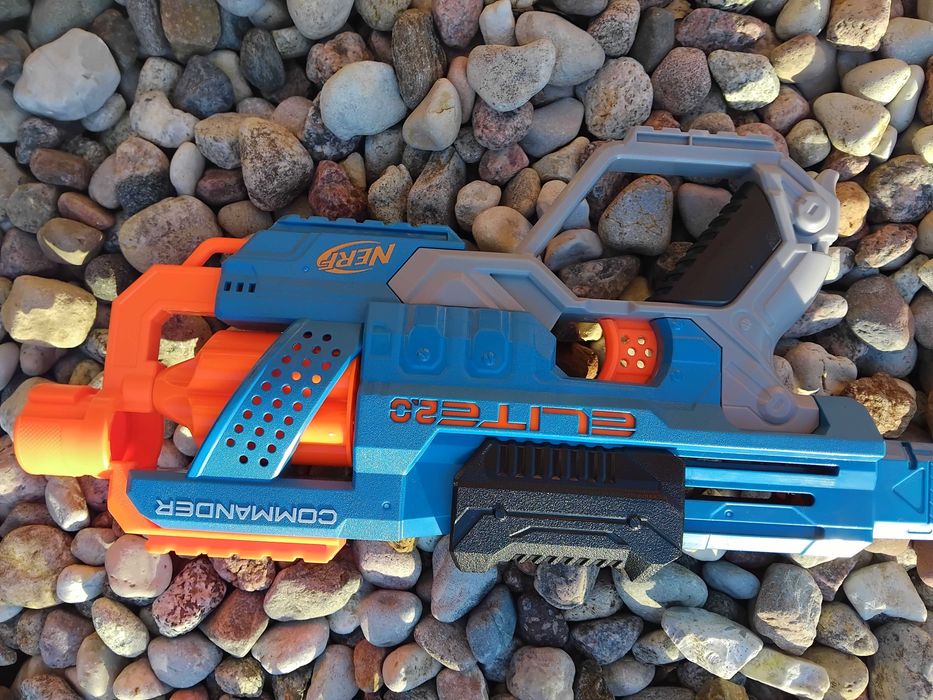 Nerf Elite 2.0.     Commander