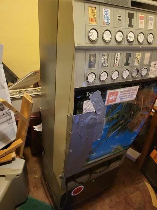 Máquina Tabaco a funcionar euros