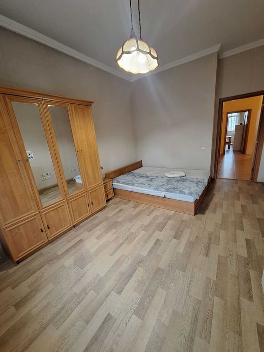 Без%. Продам 2х кімнатну квартиру по просп. Науки 30 в Голосіївському районі