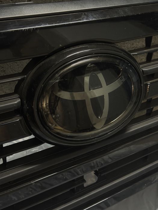 Решетка радиатора Land cruiser 300