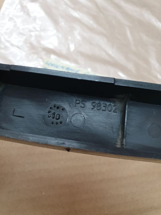 mocowanie górne narożnika tylnego górnego opel vivaro  2005 rok LT