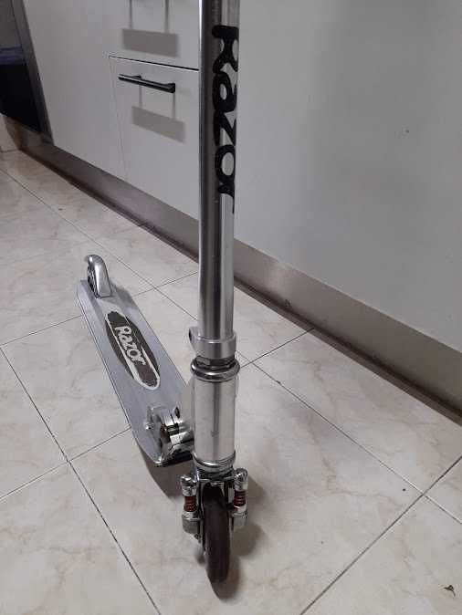 Trotinete Razor desdobravel, excelente preco!