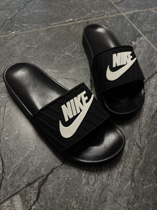 Оригінальні шльопанці nike унісекс