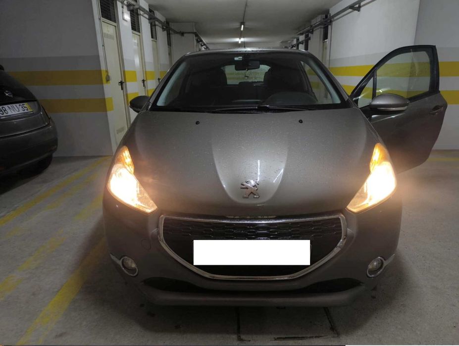 Peugeot 208 1.4 HDI AC 5lugares