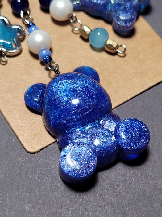 Brelok breloczek niebieski z Misiem z żywicy do kluczy HANDMADE