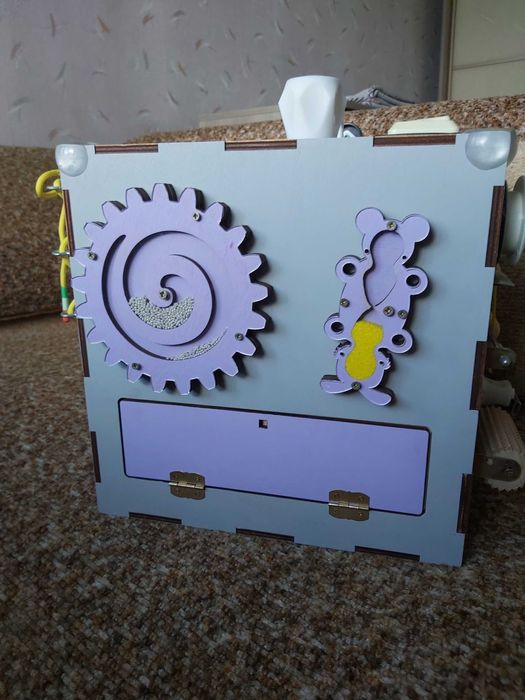 Продам Бізікуб для розвитку дрібної моторики