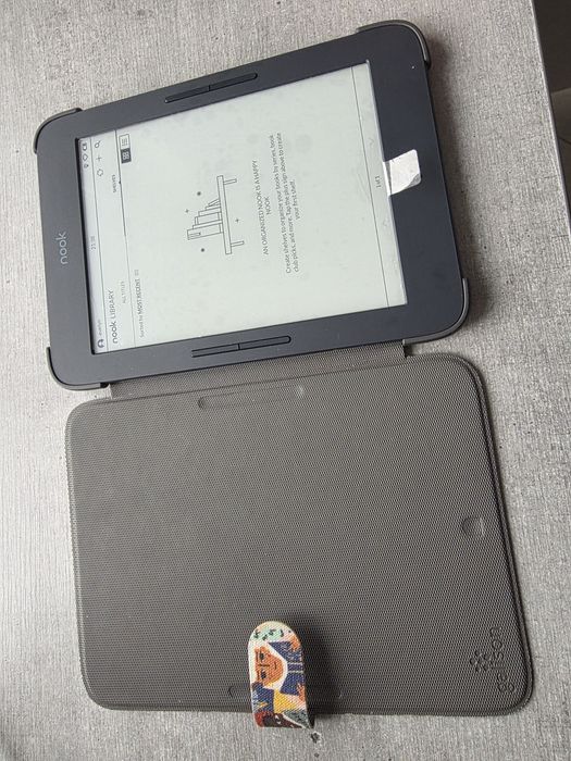 Nook Glowlight Plus. 7.8 дюймів. Теплота підсвітки. Як новий. Чохол