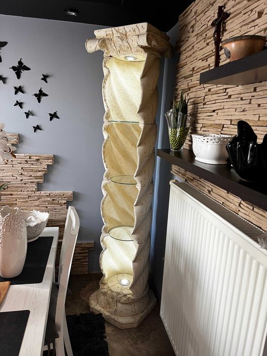 Rzeźba Kolumna Grecka. Ozdoba. 3 w 1 - regał, kolumna i lampa. Gips