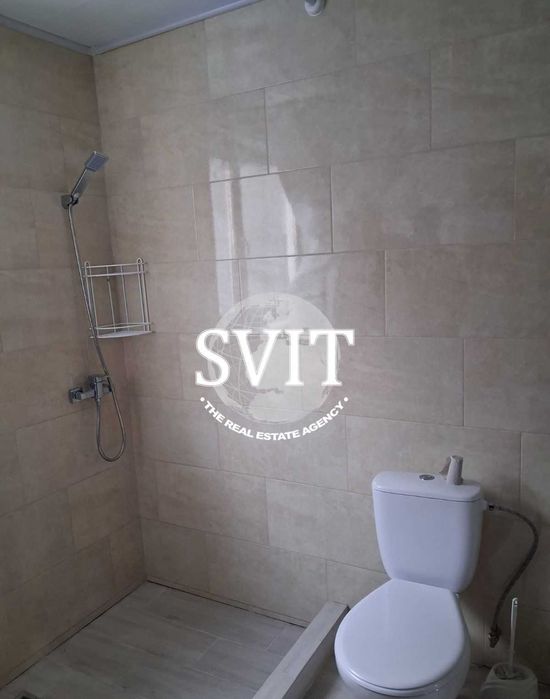 Продам будинок  в центрі села Нігин