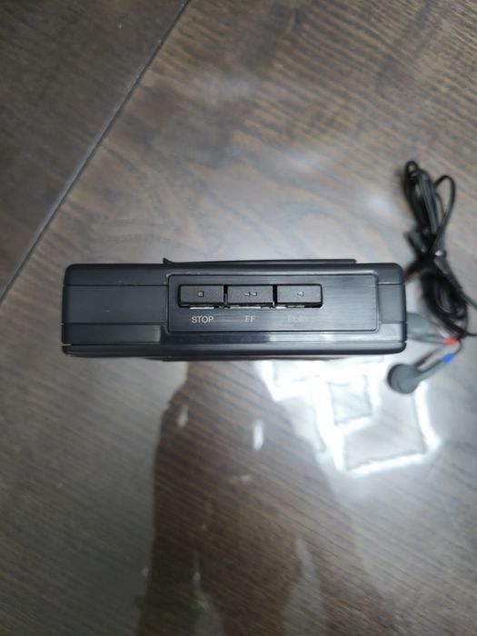 Продам касетний плеєр Sharp