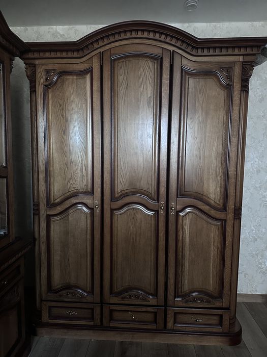 Продам дубову мебель