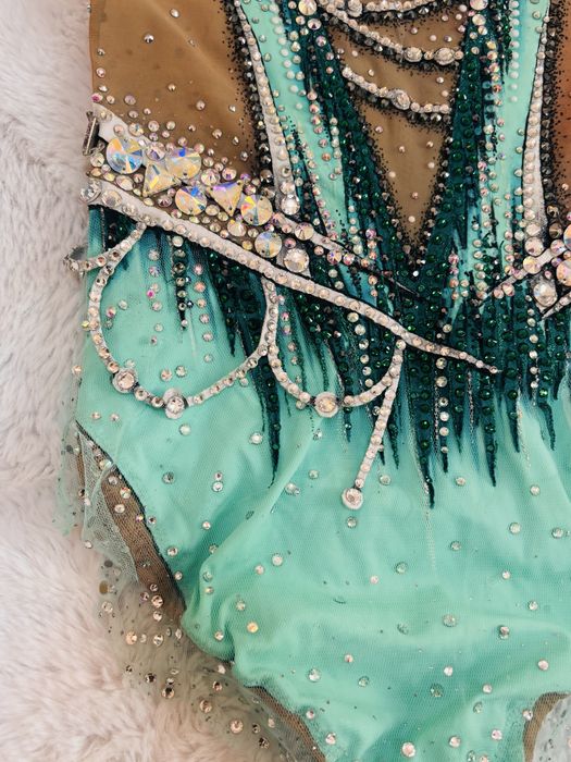 Strój do gimnastyki artystycznej kamienie Swarovski