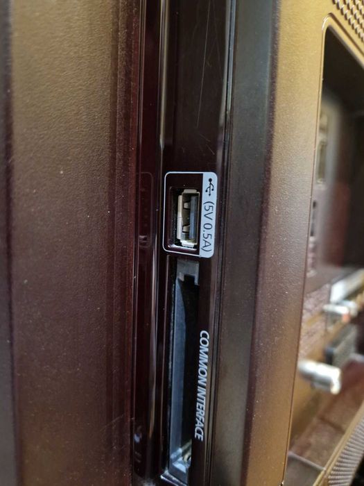 Телевизор Samsung UE26EH4030 диагональ в дюймах: 26" (66 см)