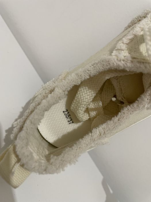 Damskie buty kremowe