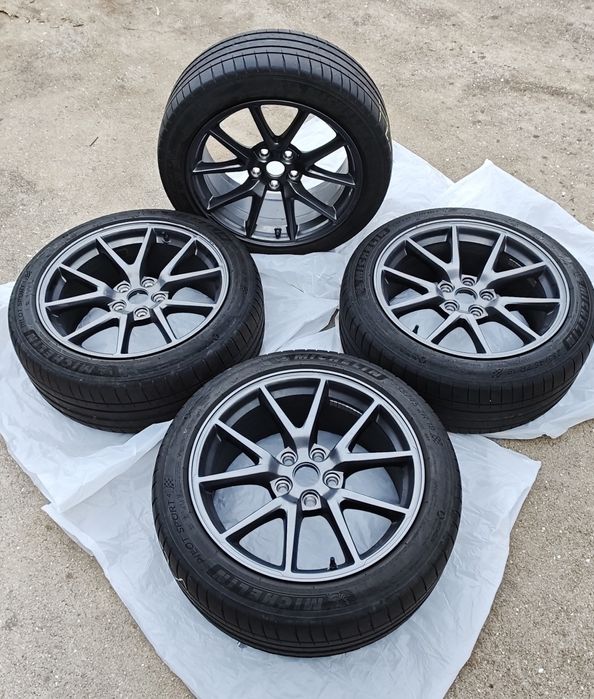 Jantes 18  para Tesla model 3 com os pneus