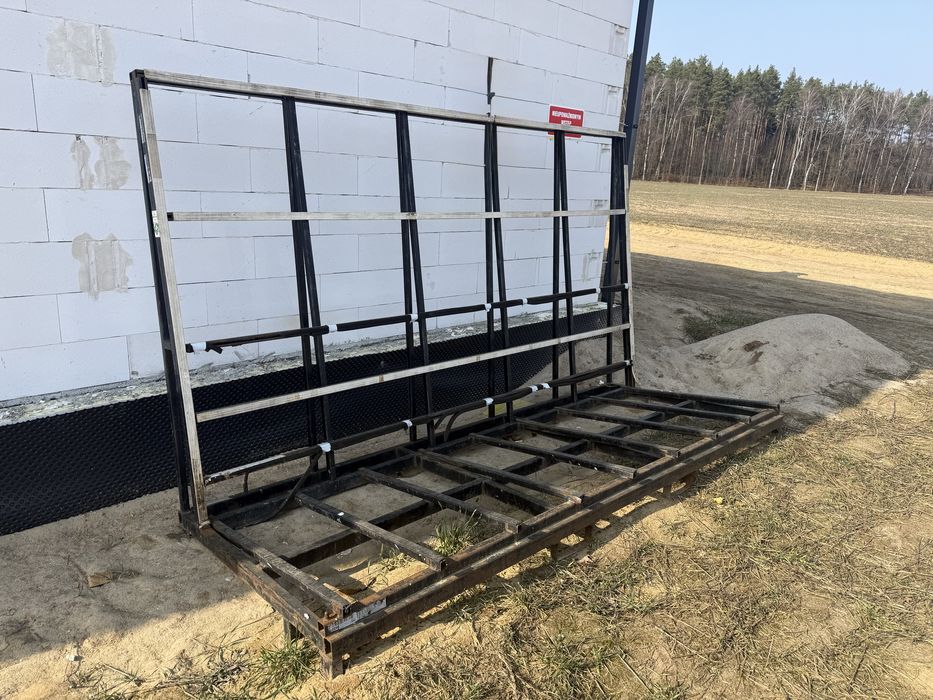 Stojak metalowy do transportu