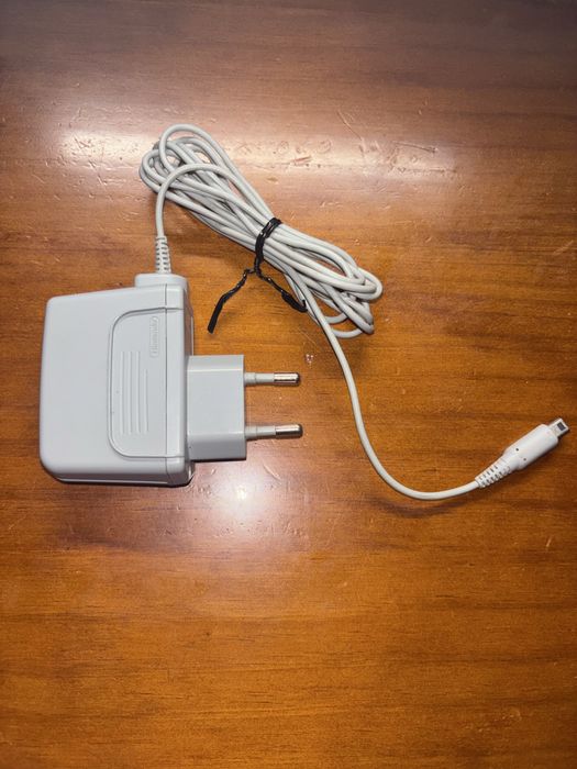 Nintendo ds i - bom estado