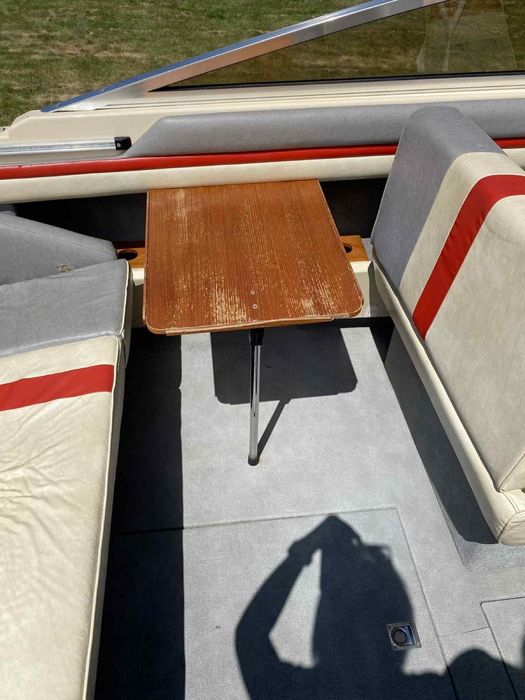 Sportowa łódź motorowa z kabiną - Cranchi Derby 216