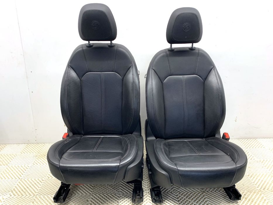 FOTELE KANAPA BOCZKI KOMPLET ALFA STELVIO SUV