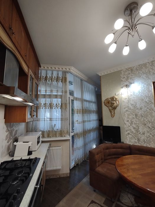 Продаж 3 -кімн новобудови .центр міста Київська