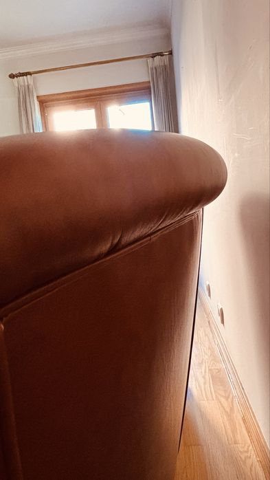 Sofa em Pele - como novo