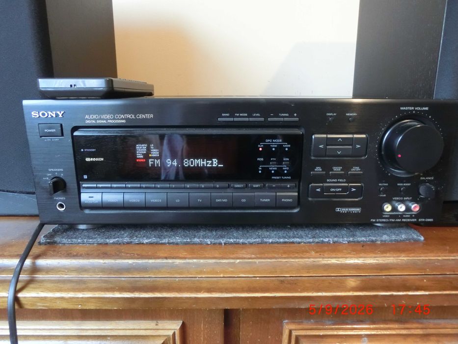 Amplituner SONY STR-D965 z pilotem i kolumny.